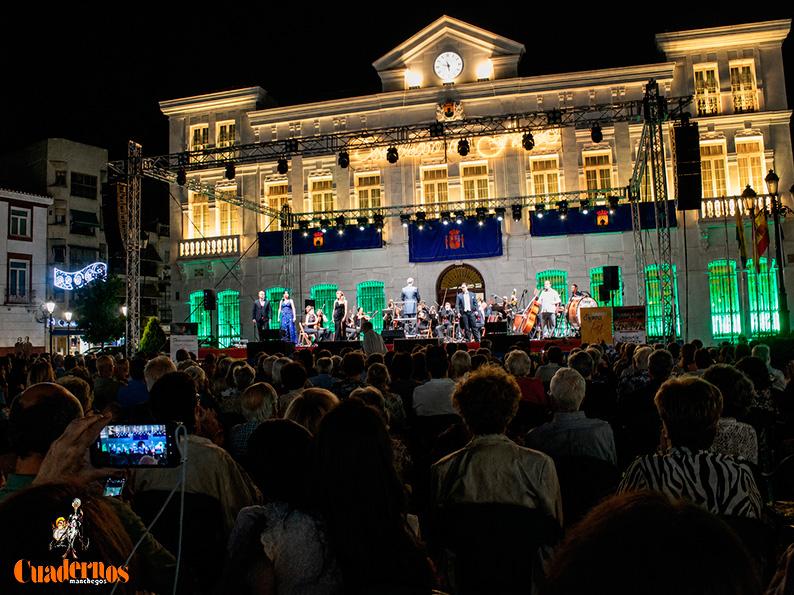 Tomelloso cerró una gran noche de lírica con una Gala de Zarzuela llena de música y tradición 10 zarzuela tomelloso feria 2026 20