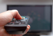 El consumo fantasma de televisores, consolas y ordenadores: cómo reducir electricidad sin dejar de usarlos El consumo fantasma de televisores, consolas y ordenadores: cómo reducir electricidad sin dejar de usarlos
