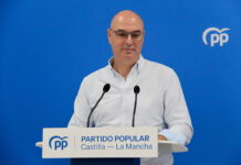 Alonso reclama a Page que “deje de amagar” contra Sánchez y se sume al apoyo a Ceuta: “Hoy hay que estar más que nunca con los ceutíes” Alonso reclama a Page que “deje de amagar” contra Sánchez y se sume al apoyo a Ceuta: “Hoy hay que estar más que nunca con los ceutíes”