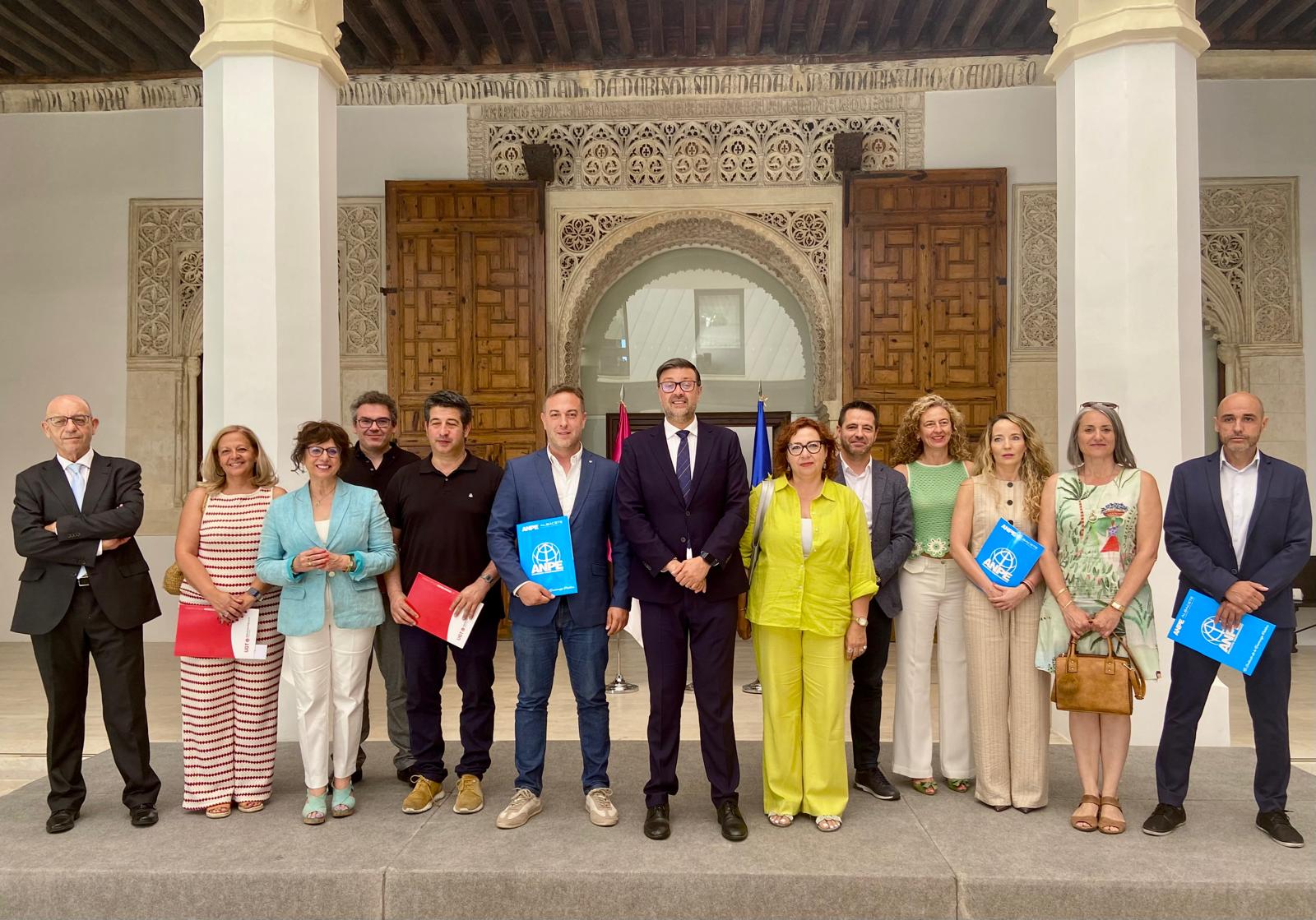 ANPE, UGT y CCOO celebran las nuevas mejoras para el profesorado de Castilla-La Mancha en el inicio del curso 2026/2027