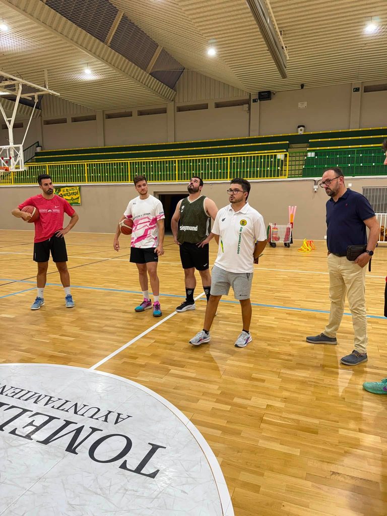 El Val Brokers CB Tomelloso inicia la pretemporada con la mirada puesta en el estreno liguero ante el ADB Hell&iacute;n