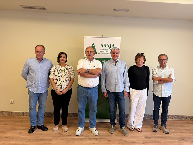 ASAJA CLM analiza con el experto Francisco Castañares el papel del sector agrario en la prevención de incendios