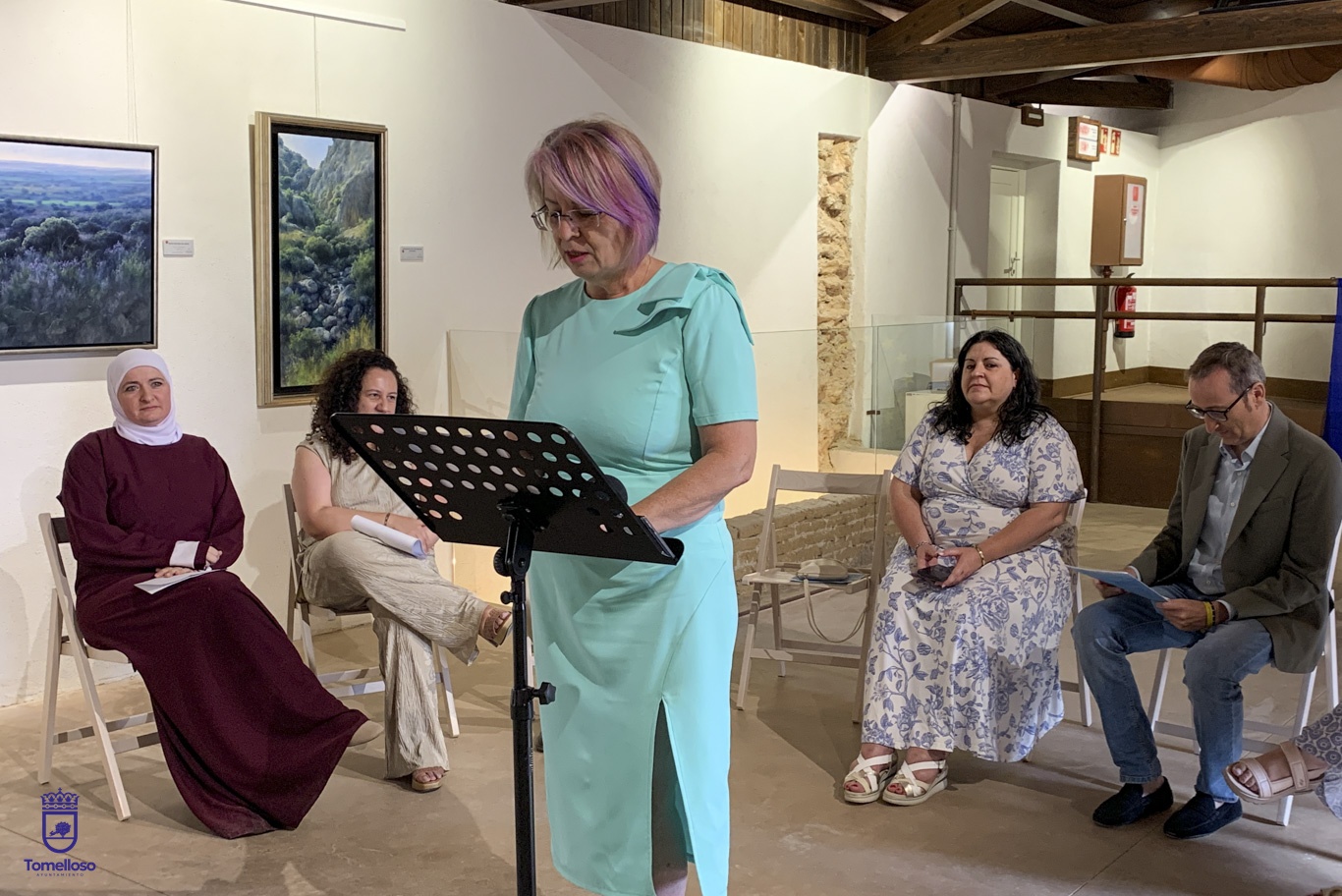 Nueve idiomas ponen voz a la diversidad cultural de Tomelloso 9 CALMA se ha convertido hoy en la Casa de las Lenguas para celebrar la diversidad lingüística de Tomelloso