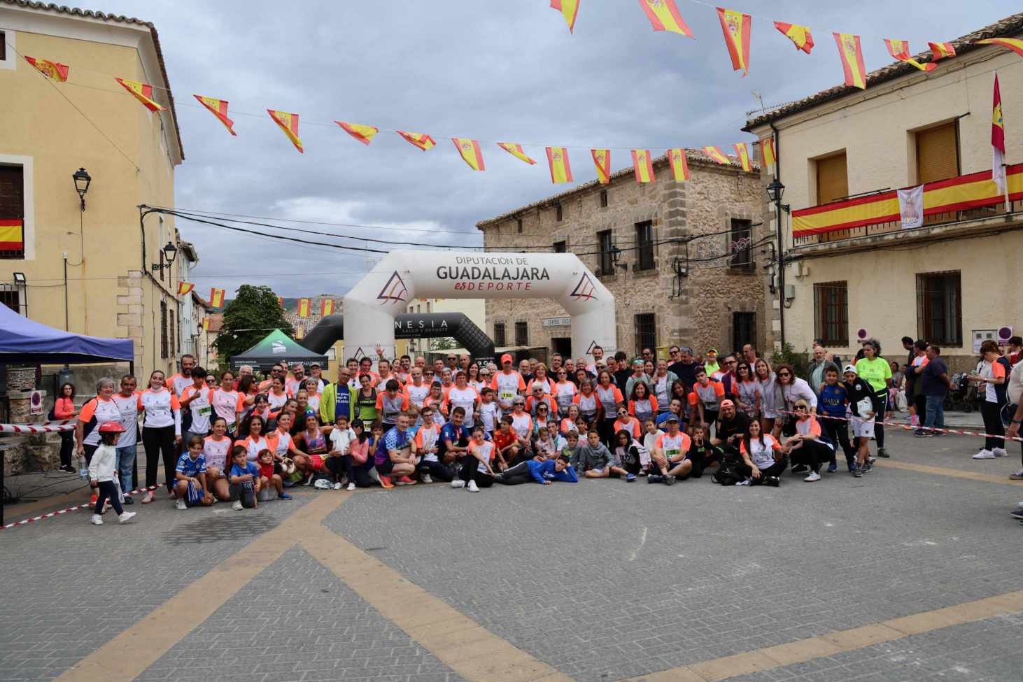 La XI Carrera Lago de Pareja ultima todos los detalles para recibir este domingo a sus participantes