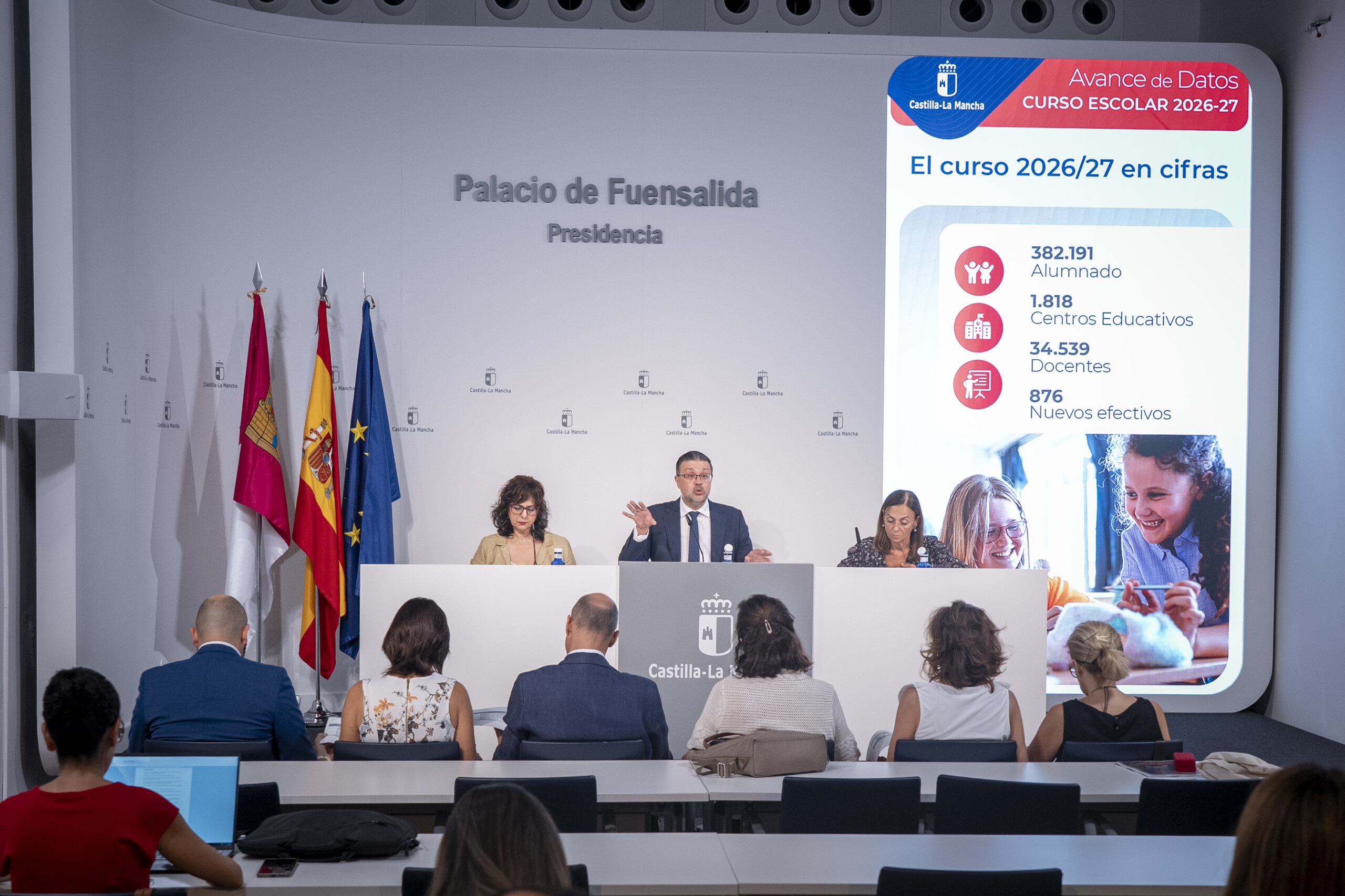 Castilla-La Mancha inicia el curso escolar con 876 docentes más, mejores condiciones laborales para el profesorado y una nueva bajada de ratios 2 Castilla-La Mancha inicia el curso escolar con 876 docentes más, mejores condiciones laborales para el profesorado y una nueva bajada de ratios