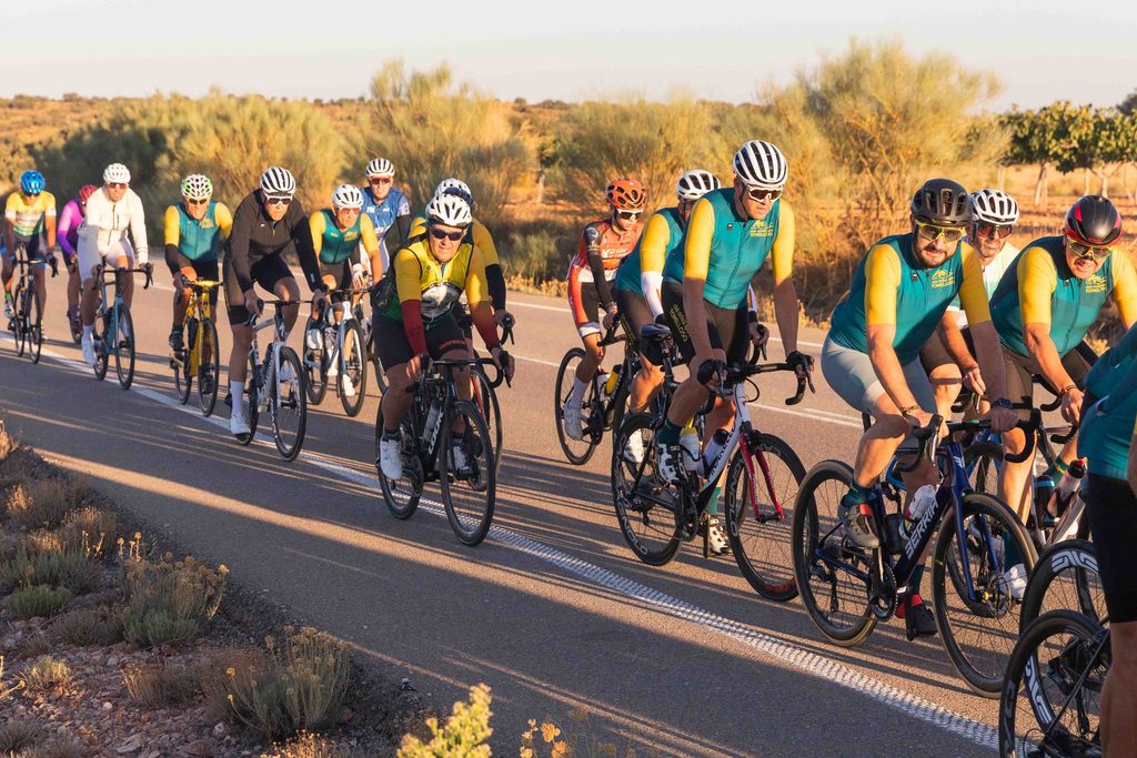 El CC Sport Tomelloso completa su tradicional ruta al Santuario de la Virgen de Cortes con 180 kilómetros de compañerismo y esfuerzo 1 cc sport santuario de cortes 2