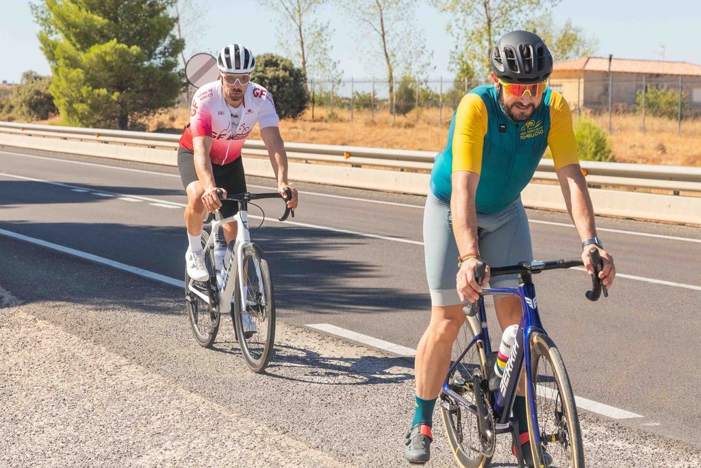 El CC Sport Tomelloso completa su tradicional ruta al Santuario de la Virgen de Cortes con 180 kilómetros de compañerismo y esfuerzo 3 cc sport santuario de cortes 4