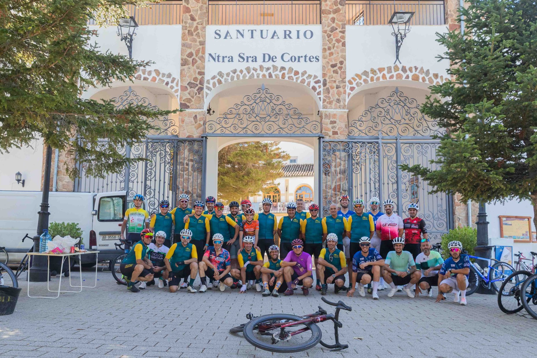 El CC Sport Tomelloso completa su tradicional ruta al Santuario de la Virgen de Cortes con 180 kilómetros de compañerismo y esfuerzo