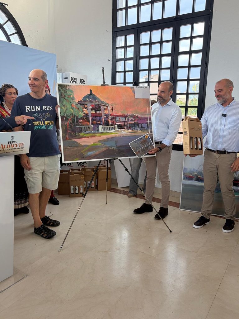 El XX aniversario de ‘Rincones del Recinto Ferial’ premia a Rubén Paricio Font con el galardón especial de la JCCM 9 concursopinturarapidaalbacete 3 768x1024 1