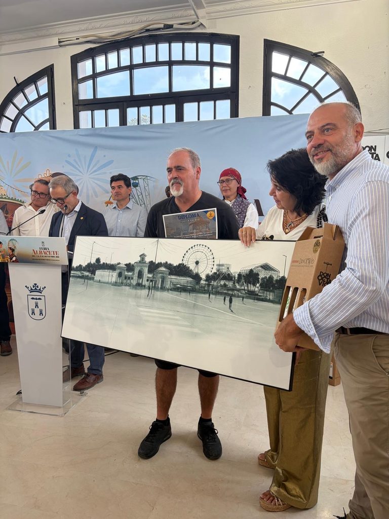 El XX aniversario de ‘Rincones del Recinto Ferial’ premia a Rubén Paricio Font con el galardón especial de la JCCM 3 concursopinturarapidaalbacete 9 768x1024 1