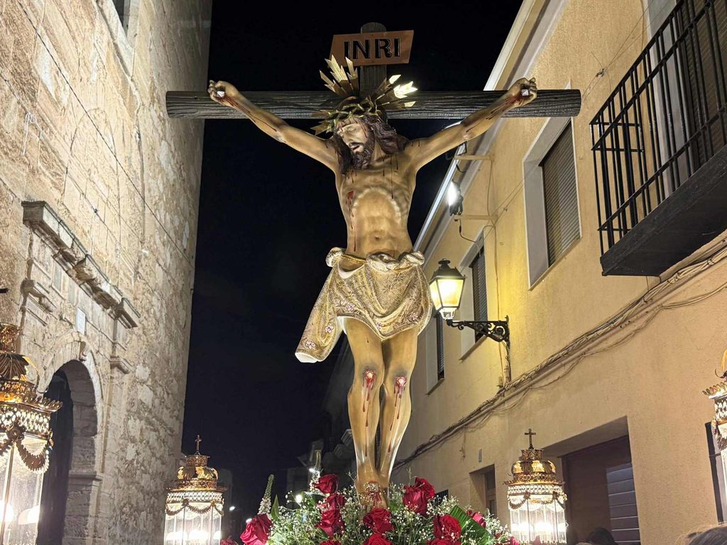 Las calles de Villacañas se llenan de recogimiento para acompañar al Cristo del Coloquio 2 cristocoloquio 4