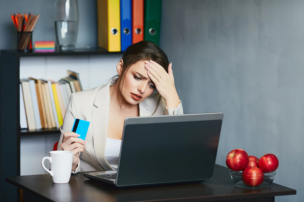 Tener una cuenta bancaria a cero no significa haberla cerrado: las comisiones pueden seguir llegando