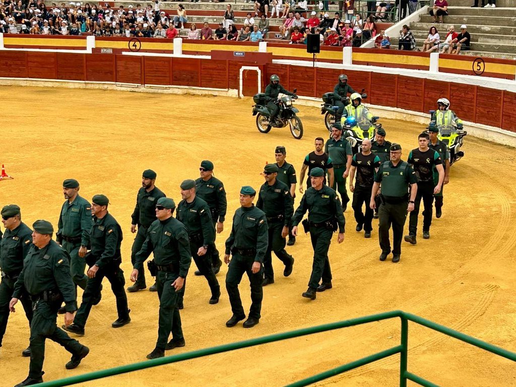 La Guardia Civil acerca sus especialidades a 2.500 escolares de la provincia con una exhibición en Daimiel 5 La Guardia Civil acerca sus especialidades a 2.500 escolares de la provincia con una exhibición en Daimiel