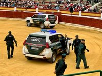 La Guardia Civil acerca sus especialidades a 2.500 escolares de la provincia con una exhibición en Daimiel La Guardia Civil acerca sus especialidades a 2.500 escolares de la provincia con una exhibición en Daimiel