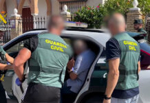 Detenido por estafar más de un millón y medio de euros a productores y agricultores de aceituna en las provincias de Sevilla y Huelva Detenido por estafar más de un millón y medio de euros a productores y agricultores de aceituna en las provincias de Sevilla y Huelva