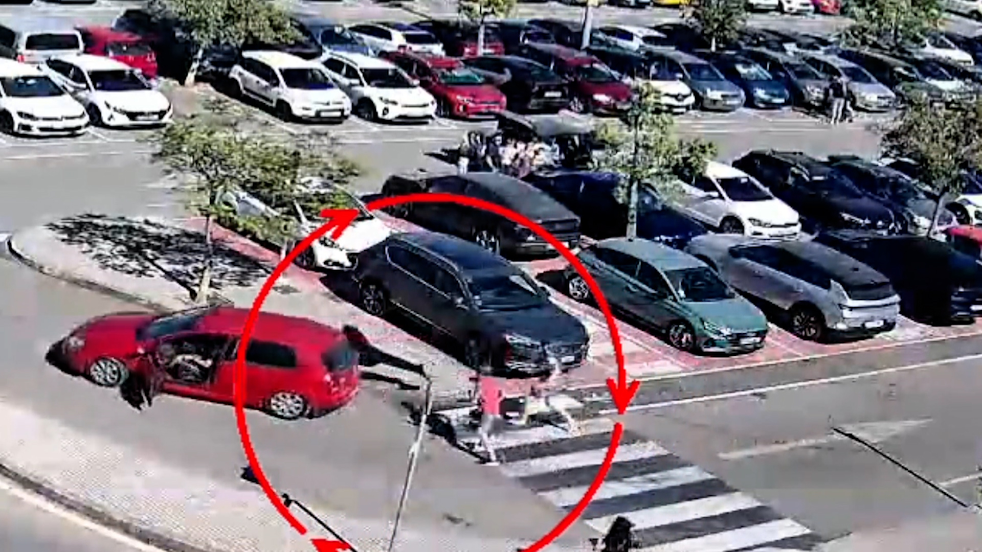 Detenido un hombre por arrastrar con su coche a la dependienta de una perfumería tras robar en un establecimiento de Mallorca