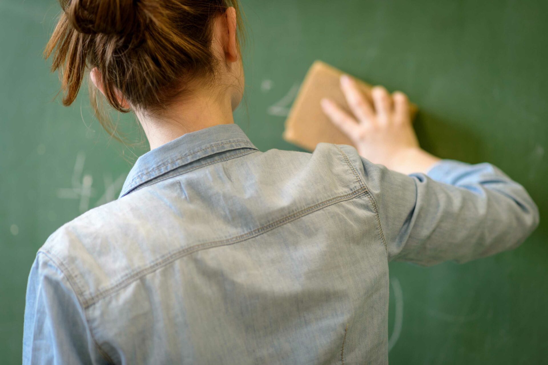 CSIF denuncia que más de 2.200 docentes interinos de Castilla-La Mancha conocerán su destino a solo 48 horas del inicio de curso