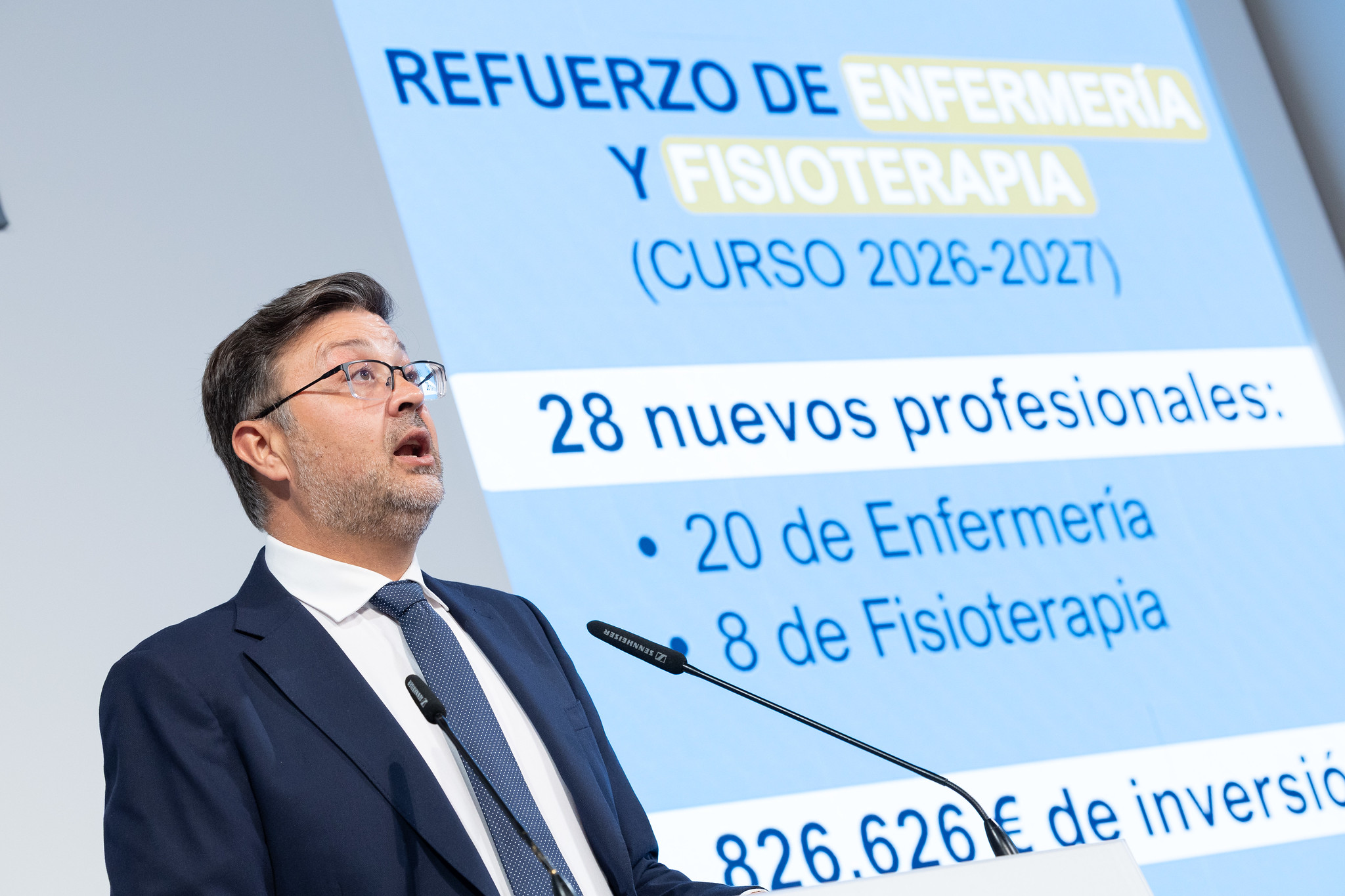 El Gobierno de CLM pone en marcha el Plan E-Clima para mejorar el confort térmico de las aulas, principalmente ante episodios de altas temperaturas 2 El Gobierno regional pone en marcha el Plan E-Clima para mejorar el confort térmico de las aulas, principalmente ante episodios de altas temperaturas