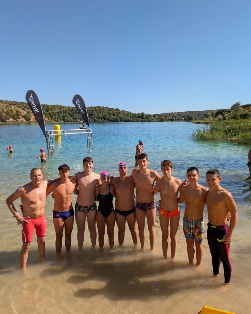 Tomelloso brilla en el VIII Campeonato Open de Aguas Abiertas de Castilla-La Mancha con un doble podio en los relevos 5 escuela nadadores tomelloso argamasilla ruidera 2026 11