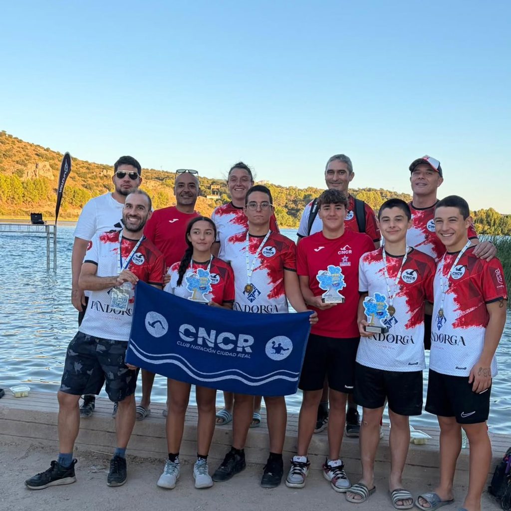 Tomelloso brilla en el VIII Campeonato Open de Aguas Abiertas de Castilla-La Mancha con un doble podio en los relevos 4 escuela nadadores tomelloso argamasilla ruidera 2026 12