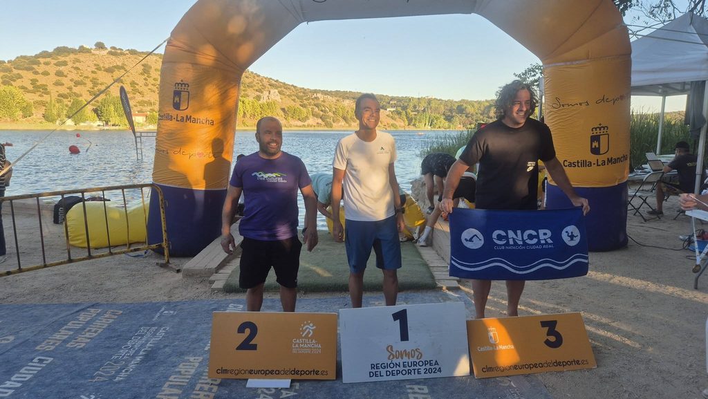 Tomelloso brilla en el VIII Campeonato Open de Aguas Abiertas de Castilla-La Mancha con un doble podio en los relevos 2 escuela nadadores tomelloso argamasilla ruidera 2026 14