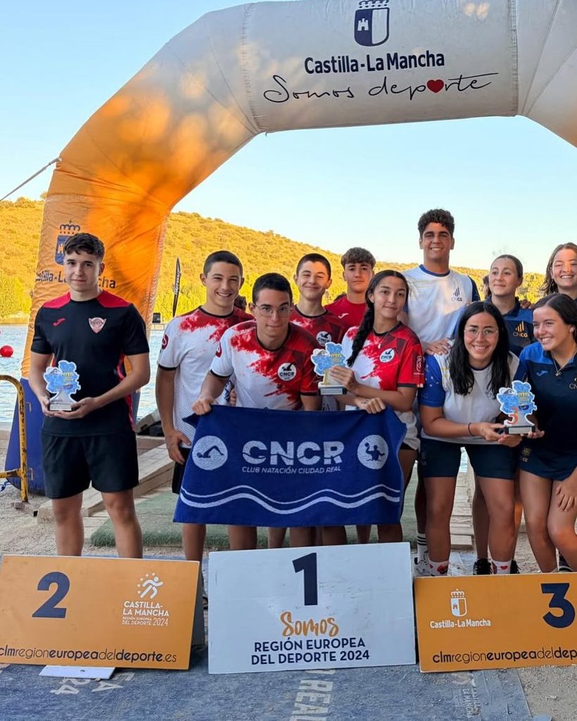 Tomelloso brilla en el VIII Campeonato Open de Aguas Abiertas de Castilla-La Mancha con un doble podio en los relevos 12 Tomelloso brilla en el VIII Campeonato Open de Aguas Abiertas de Castilla-La Mancha con un doble podio en los relevos