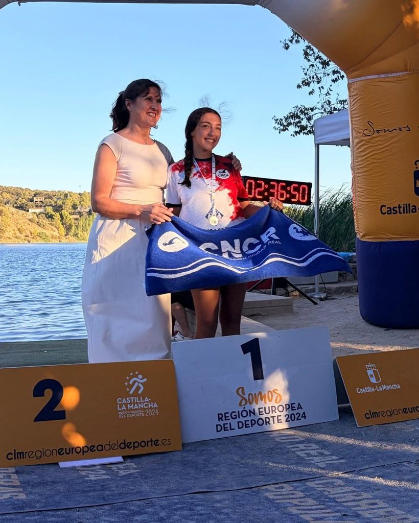 Tomelloso brilla en el VIII Campeonato Open de Aguas Abiertas de Castilla-La Mancha con un doble podio en los relevos 7 escuela nadadores tomelloso argamasilla ruidera 2026 9