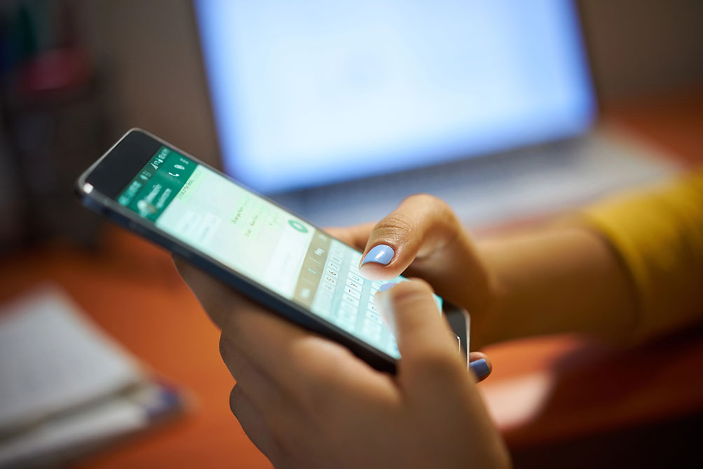 “Necesito un Bizum urgente”: la estafa de WhatsApp en la que el mensaje puede llegar desde un contacto conocido
