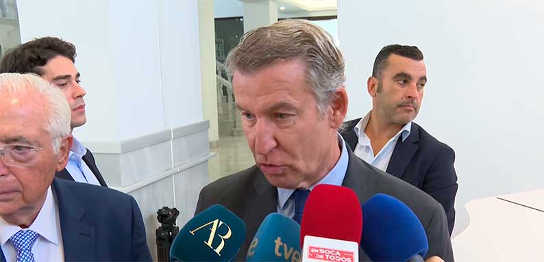 Feijóo reclama en Melilla “la expulsión y el retorno” de quienes, según afirma, alteran el orden público