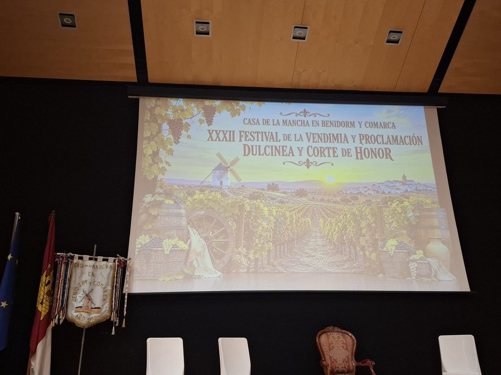 Alejandro Ramírez Soriano reivindica las raíces de Tomelloso en el XXXII Festival de la Vendimia celebrado en Benidorm 2 festival vendimia benidorm 5