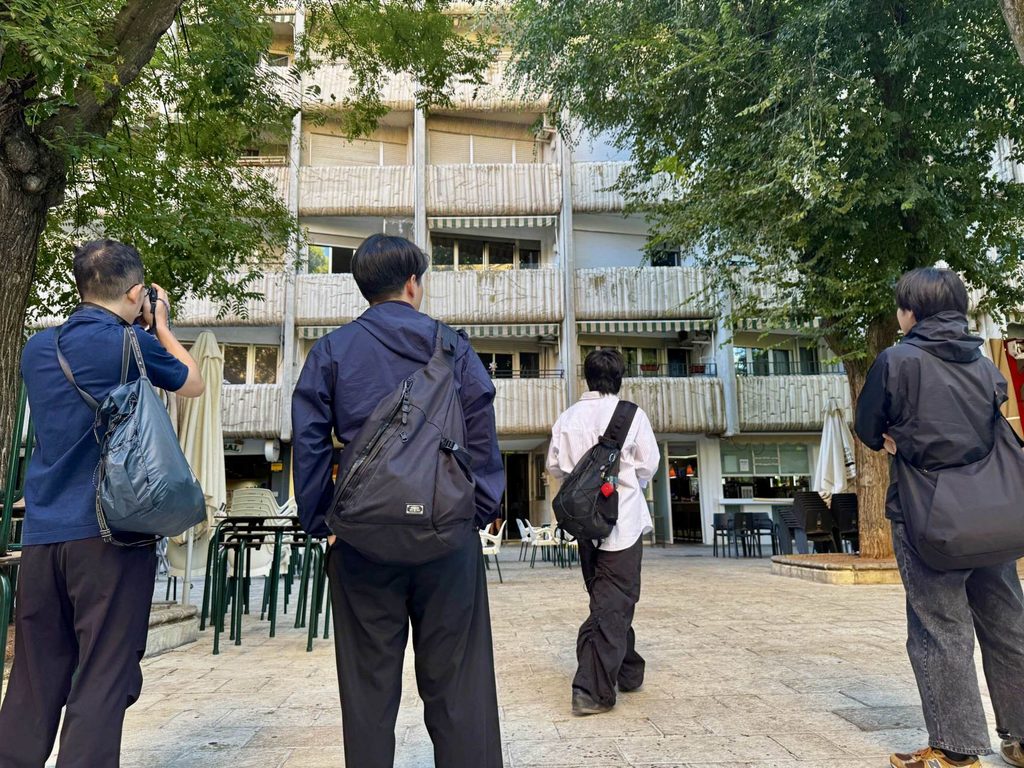 Una delegación de estudiantes de la Universidad Metropolitana de Tokio visita la Fundación Fisac para estudiar la obra del arquitecto manchego 2 Una delegación de estudiantes de la Universidad Metropolitana de Tokio visita la Fundación Fisac para estudiar la obra del arquitecto manchego