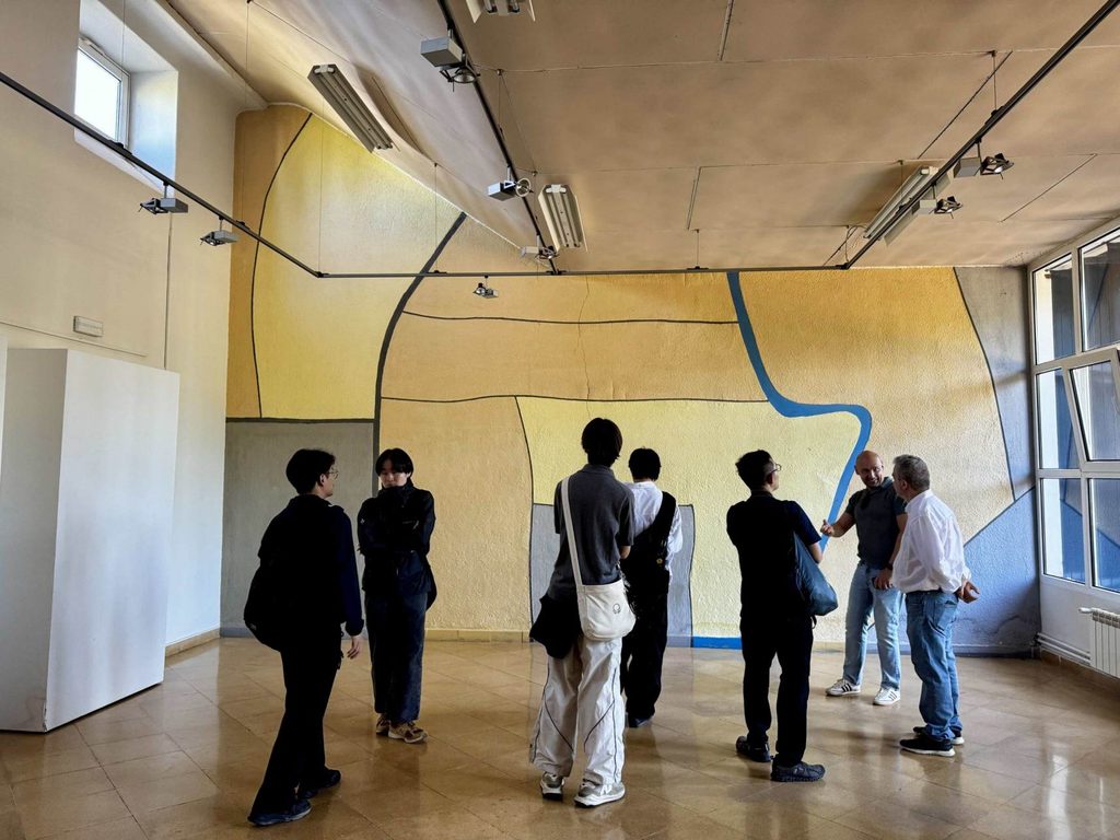 Una delegación de estudiantes de la Universidad Metropolitana de Tokio visita la Fundación Fisac para estudiar la obra del arquitecto manchego 3 fisac cr 5