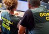 La Guardia Civil detiene a cinco jóvenes por una agresión tránsfoba y delitos de odio en Asturias La Guardia Civil detiene a cinco jóvenes por una agresión tránsfoba y delitos de odio en Asturias Cinco hombres de entre 18 y 20 años han sido detenidos por la Guardia Civil por una agresión física y verbal contra una mujer en Piedras Blancas (Asturias) motivada presuntamente por su identidad de género. La víctima sufrió amenazas de muerte, insultos tránsfobos y lesiones que requirieron asistencia hospitalaria. A los arrestados se les atribuyen delitos de odio, lesiones, amenazas y daños con agravante de motivación discriminatoria. Tres de ellos ya habían sido investigados y detenidos en 2025 por otros delitos de odio y discriminación, mientras que las diligencias han sido remitidas al Tribunal de Instancia de Avilés. 🔗 Más información en: https://www.cuadernosmanchegos.com/mas/nacional/la-guardia-civil-detiene-a-cinco-jovenes-por-una-agresion-transfoba-y-delitos-de-odio-en-asturias/