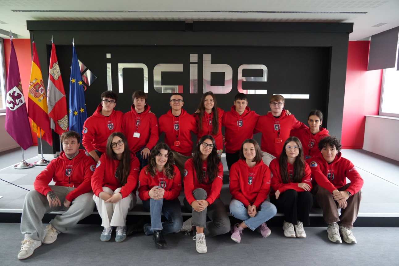 INCIBE presenta al equipo que representará a España en el European Cybersecurity Challenge 2026