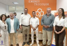 Energy Tricolor abre en Tomelloso su primera tienda fuera de Almería para ofrecer asesoramiento energético a particulares y empresas Javier Navarro asiste a la inauguración de la tienda que el grupo Energy Tricolor, dedicado a asesoría y gestoría energética, ha abierto en Tomelloso
