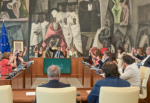 La Diputación moviliza otros 17 millones de euros para afrontar inversiones y dotar los planes extraordinarios de Obras y Gasto Corriente en todos los pueblos de la provincia La Diputación moviliza otros 17 millones de euros para afrontar inversiones y dotar los planes extraordinarios de Obras y Gasto Corriente en todos los pueblos de la provincia