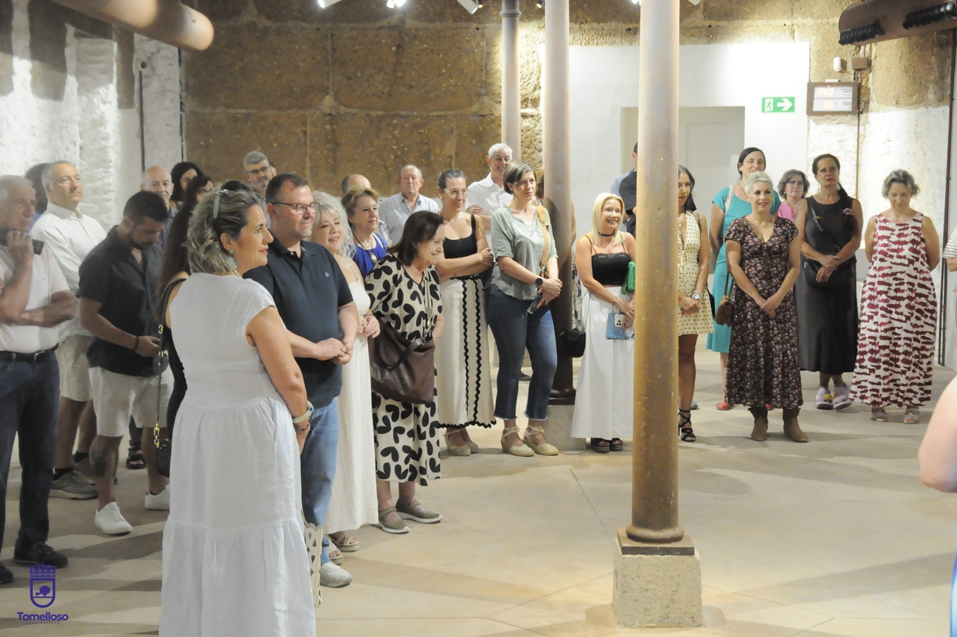 Davinia García Caballero convierte el vino en arte para retratar el alma de Tomelloso en “A Palo Seco” 2 La exposición «A Palo Seco», de Davinia García Caballero, propone en CALMA un viaje con los cinco sentidos utilizando el vino como forma de expresión