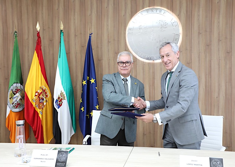 Eurocaja Rural y la Universidad de Extremadura refuerzan su colaboración para impulsar la formación práctica del alumnado