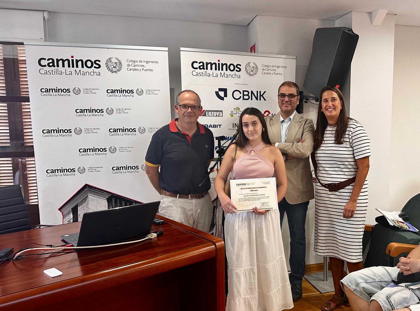 Marina Guijarro estrena la Beca de Excelencia del Colegio de Ingenieros de Caminos tras llegar a la UCLM con un 13,62