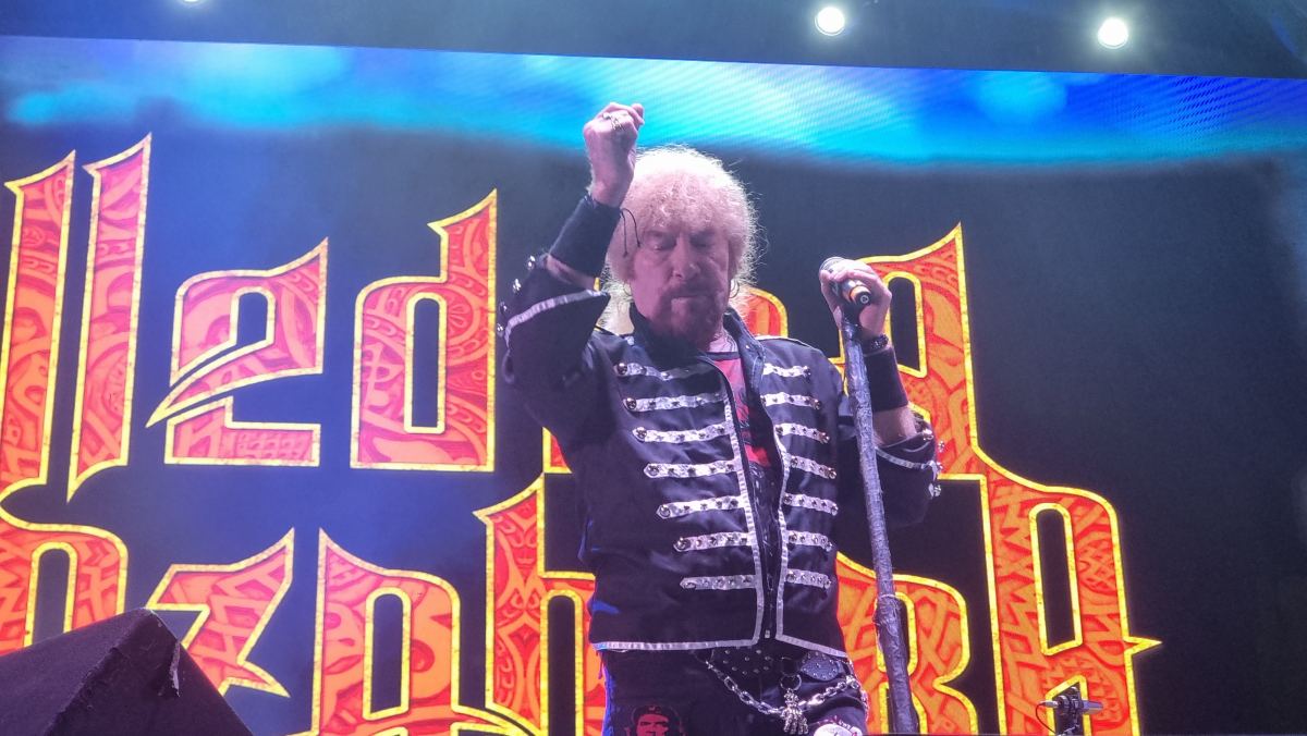 La legendaria banda Medina Azahara congrega a más de 5.000 fieles en Valdepeñas