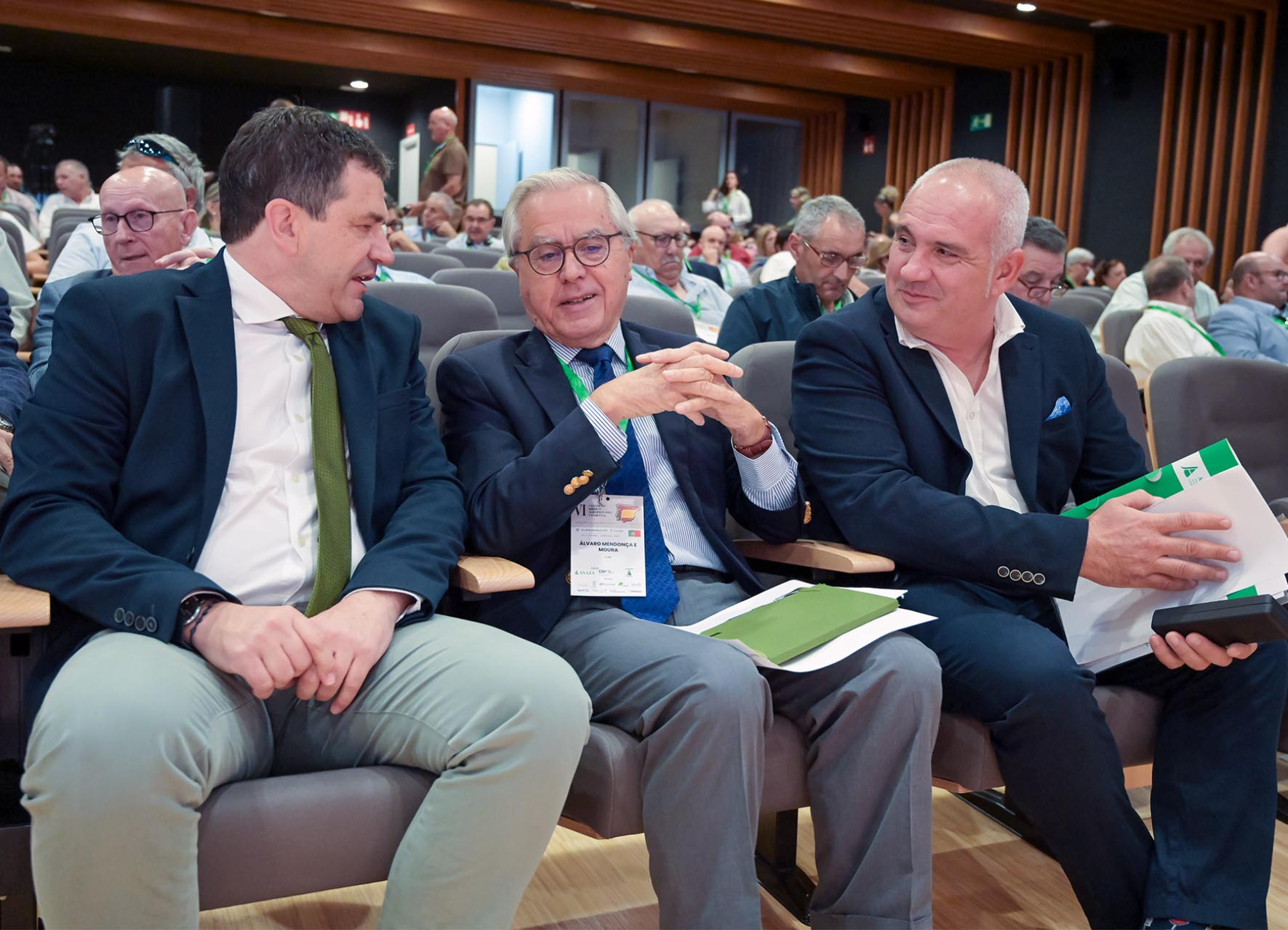 Valverde pone en valor la importancia de que España y Portugal hagan “un frente común” para afrontar los retos del sector agrario 10 Miguel Ángel Valverde pone en valor la importancia de que España y Portugal hagan “un frente común” para afrontar los retos del sector agrario durante el VI Congreso Ibérico Agropecuario y Forestal
