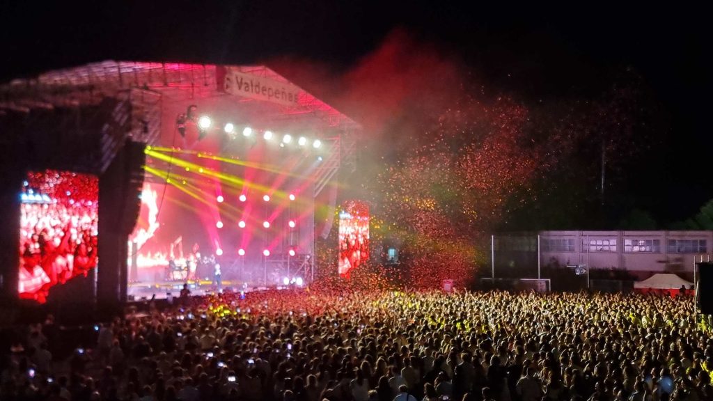 Mónica Naranjo deslumbra a más 6.000 personas en las Fiestas del Vino de Valdepeñas 1 monica naranjo valdepenas 4