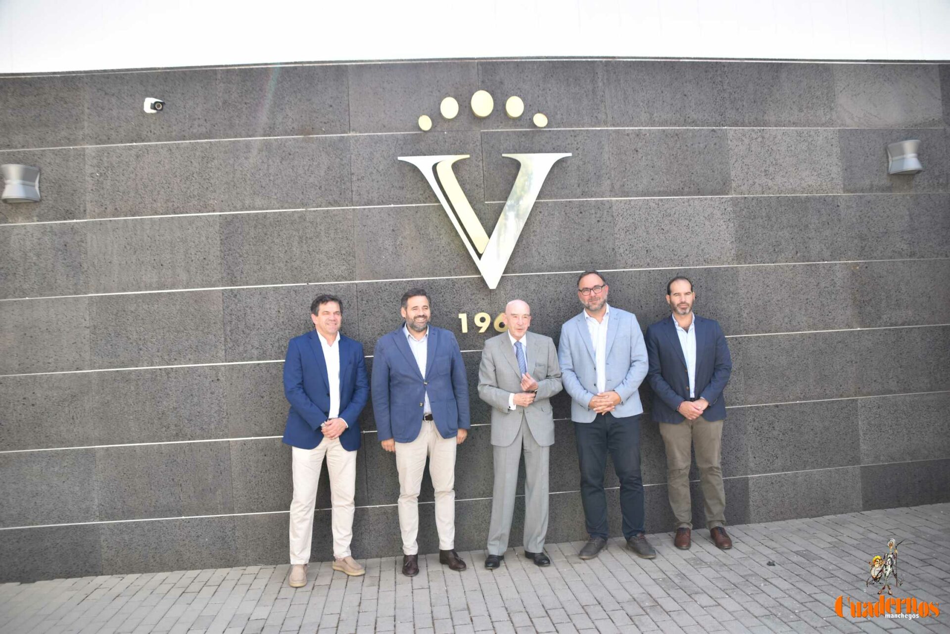 Miguel Ángel Valverde pone en valor el sector vitivinícola y reclama soluciones ante los retos del campo durante su visita a Virgen de las Viñas