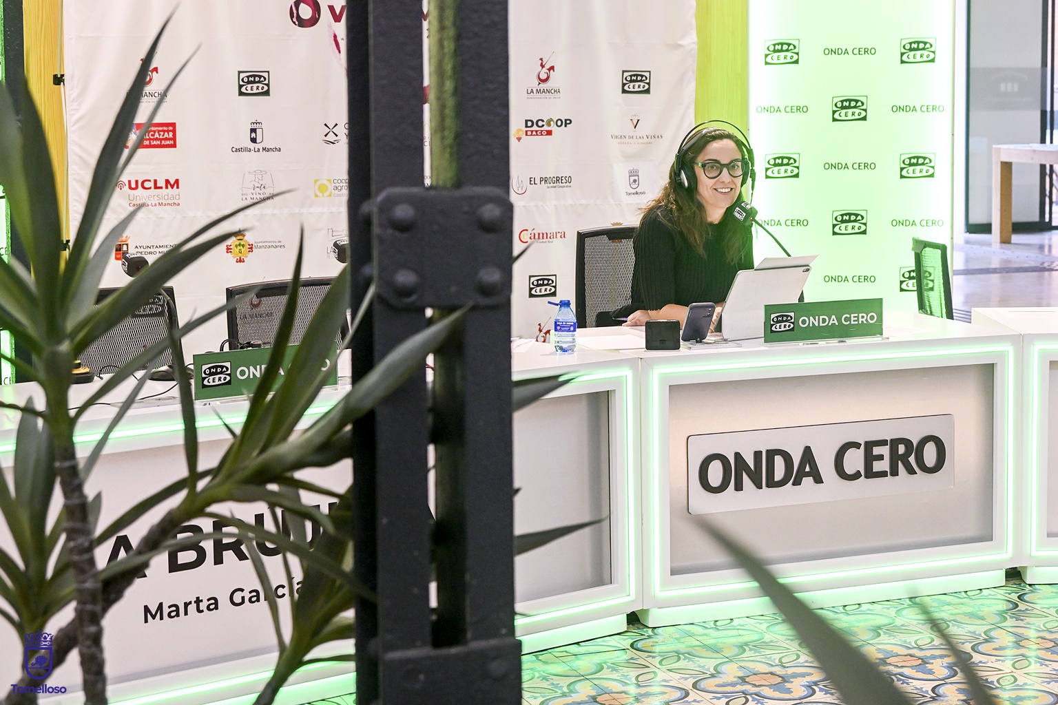 La Brújula lleva la actualidad de Tomelloso a toda España desde el Mercado de Abastos 1 Onda Cero emite en directo desde el Mercado de Abastos de Tomelloso su programa ‘La Brújula’