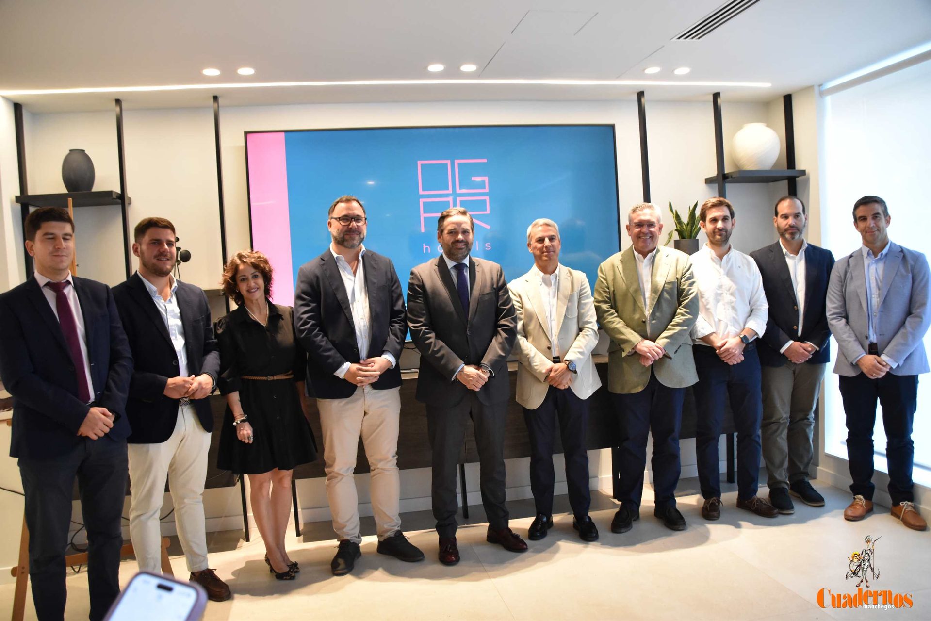 Núñez visita Ogar Hotel en Tomelloso y pone el foco en los impuestos y el encarecimiento de la cesta de la compra