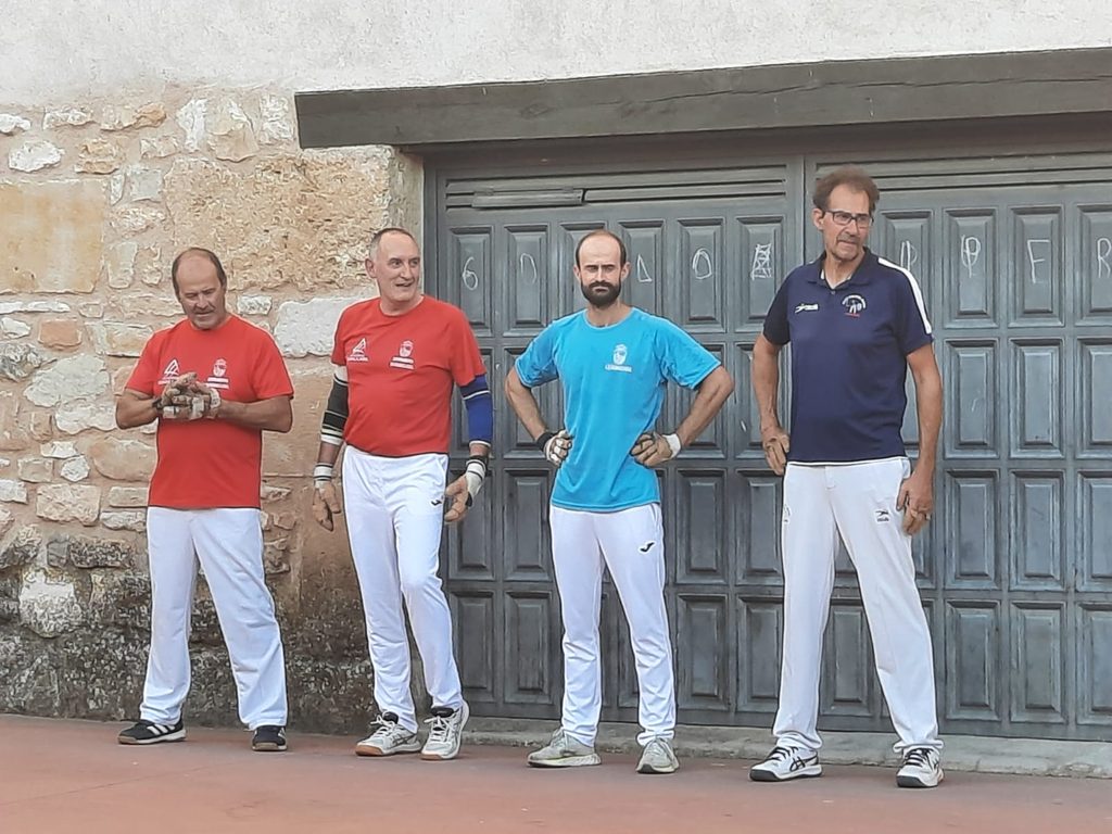 Pinilla de Jadraque recupera la pelota a mano y reivindica a quienes mantuvieron viva su tradición 4 pinillajadraque deporte 2