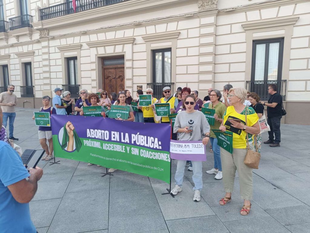 Una concentración en Alcázar de San Juan reclama una red pública de aborto en Castilla-La Mancha 1 redpublicaaborto 4