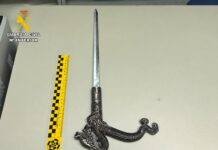 Dos detenidos tras un robo en una vivienda de Corral de Almaguer: uno intentó atacar a los agentes con un bastón-estoque Dos detenidos tras un robo en una vivienda de Corral de Almaguer: uno intentó atacar a los agentes con un bastón-estoque