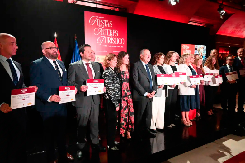 La Ruta de la Pasión Calatrava recibe el diploma de Fiesta de Interés Turístico Internacional en el Teatro Real de Madrid