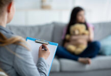 SALUD MENTAL ESPAÑA denuncia la violencia y la desprotección de las mujeres y niñas con problemas de salud mental SALUD MENTAL ESPAÑA denuncia la violencia y la desprotección de las mujeres y niñas con problemas de salud mental